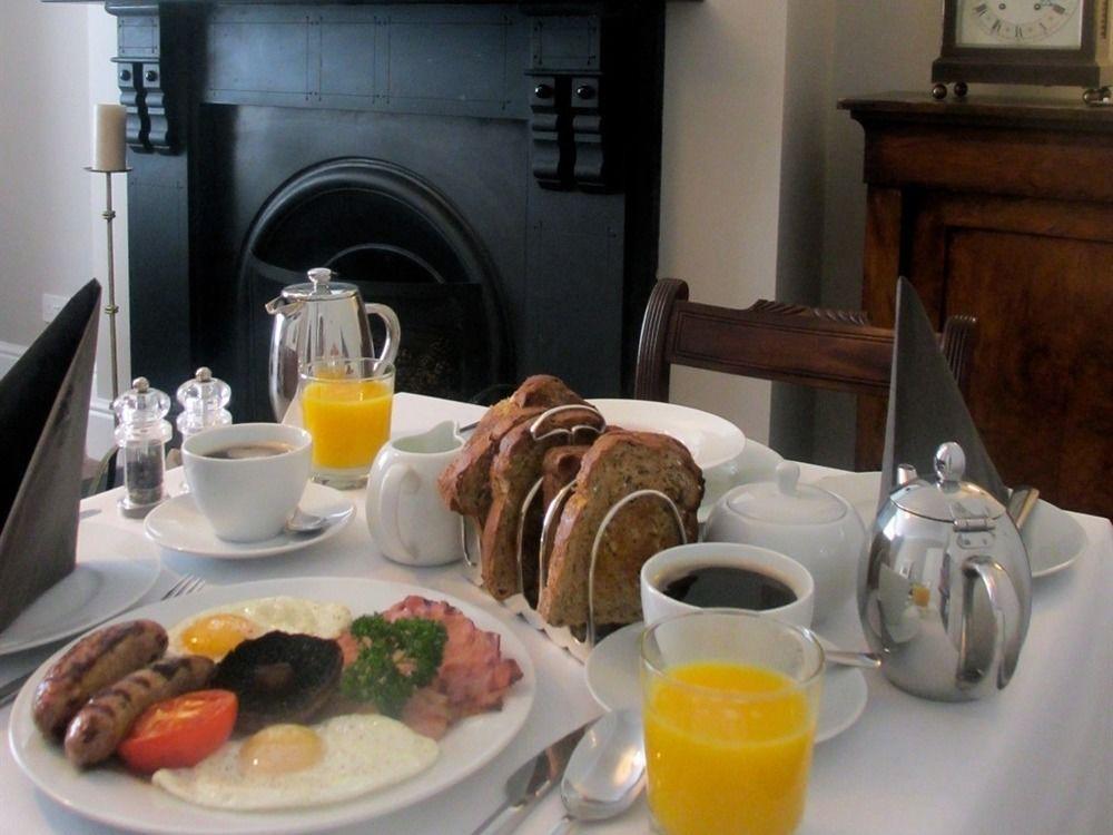Ogilvy House Bed & Breakfast Кромър Екстериор снимка